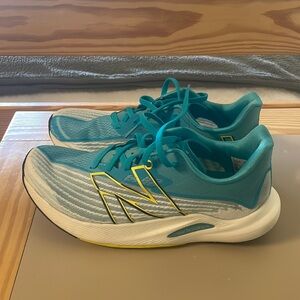 New Balance FUELCELL REBEL